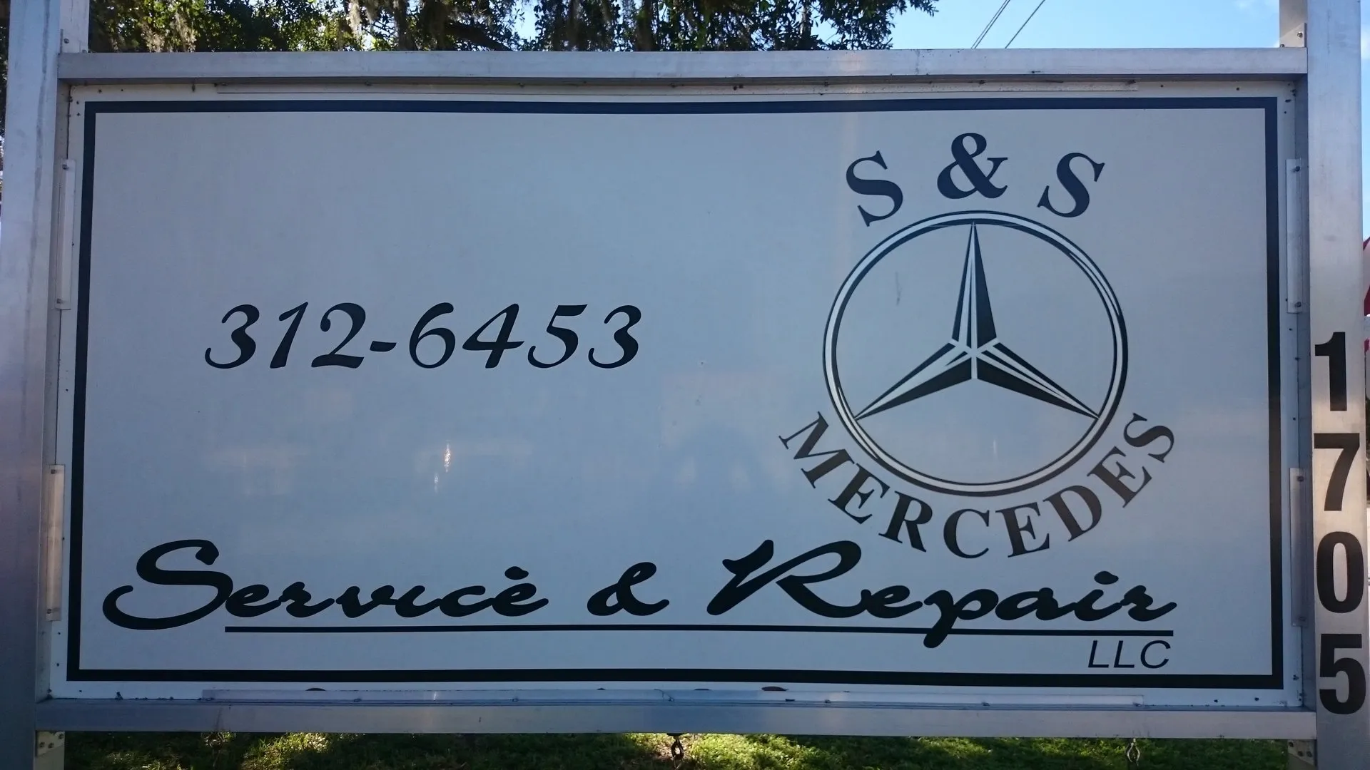 S & S Mercedes Service & Repair street sign on Cattlemen Road in Sarasota, FL